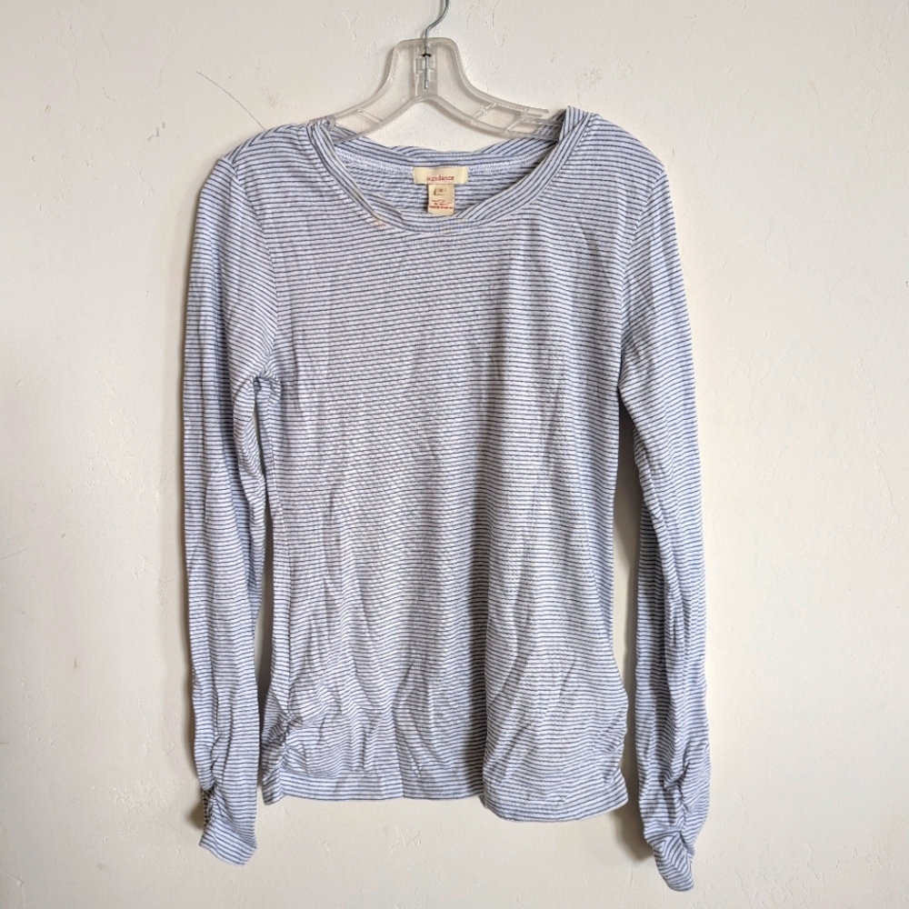 Sundance T-Shirt Ruching at the Bottom and at the Sleeves